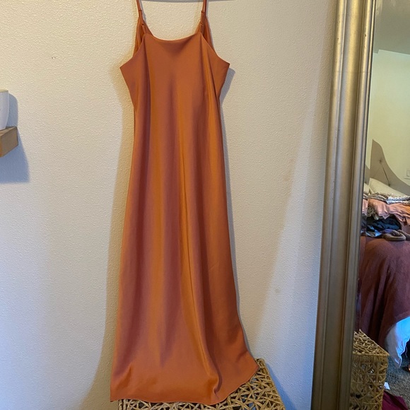 Prologue dress - Picture 2 of 4
